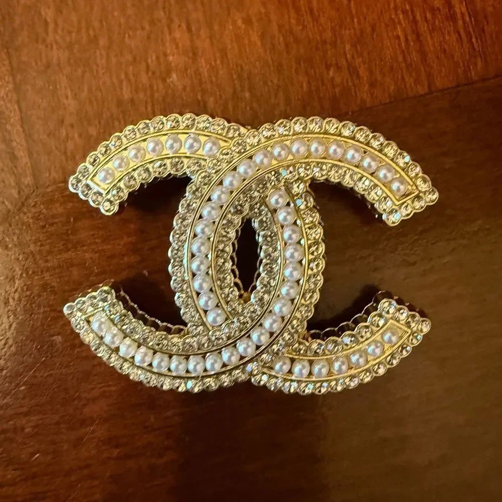 Classic Brooch